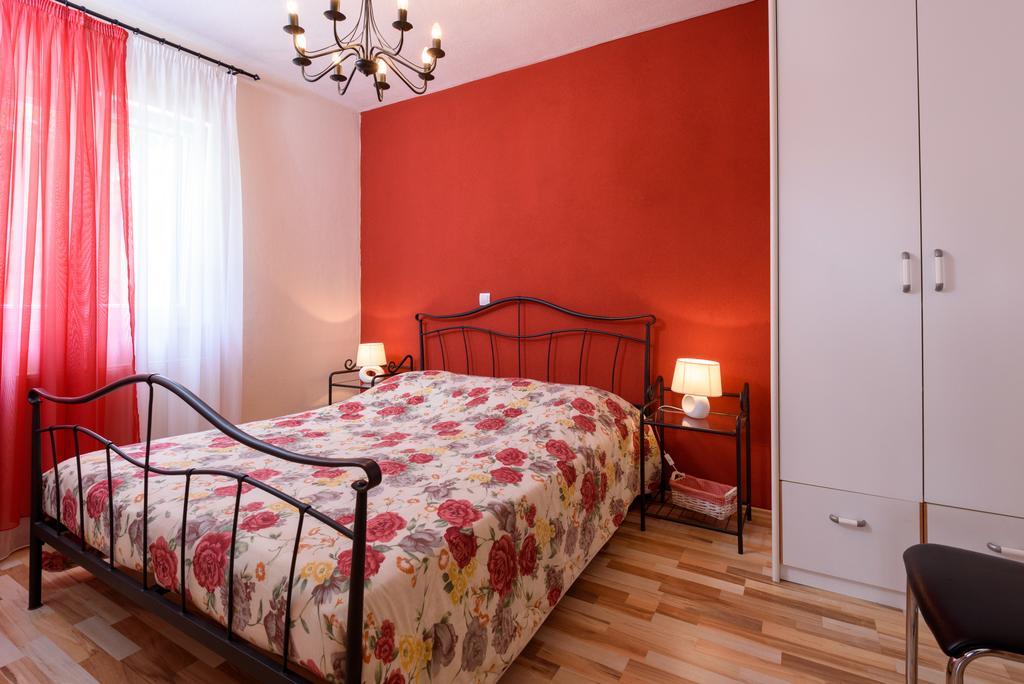 Apartments Salona Trogir Buitenkant foto
