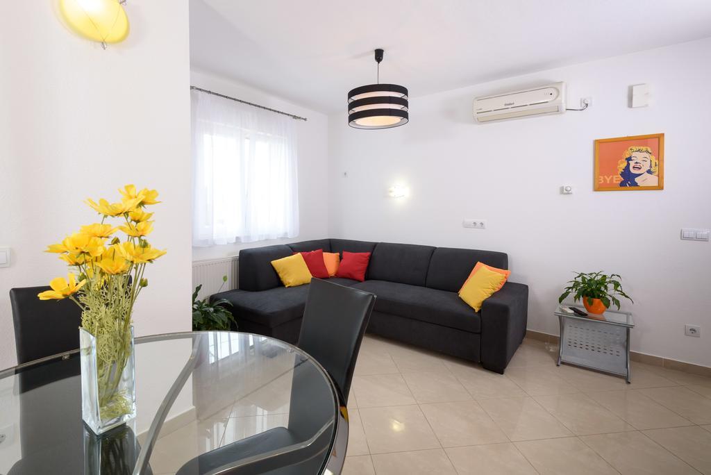 Apartments Salona Trogir Buitenkant foto