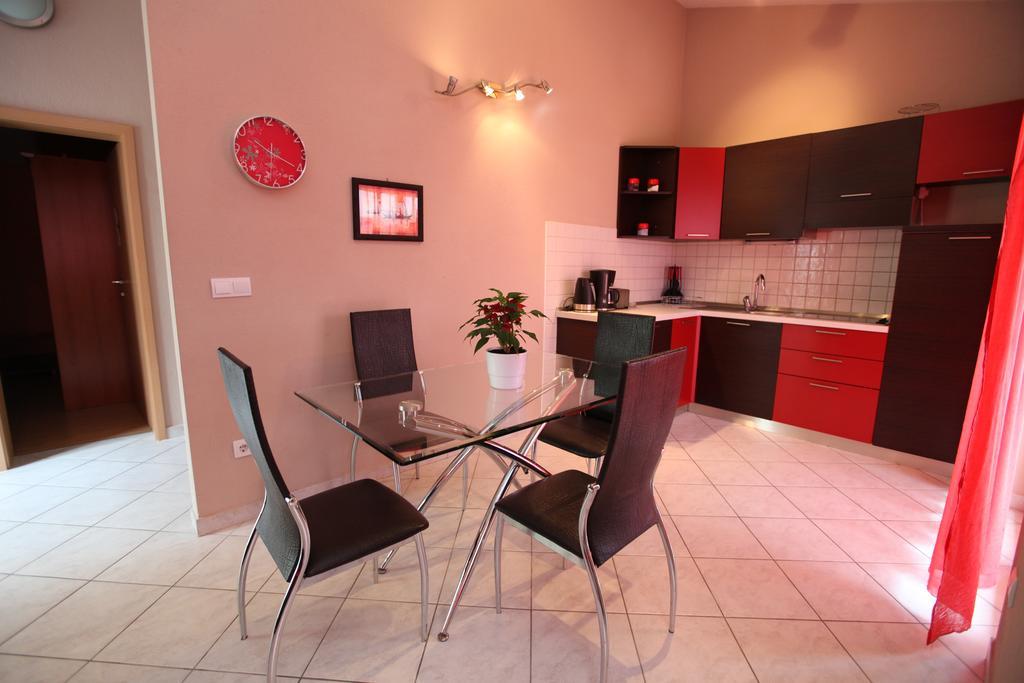 Apartments Salona Trogir Buitenkant foto